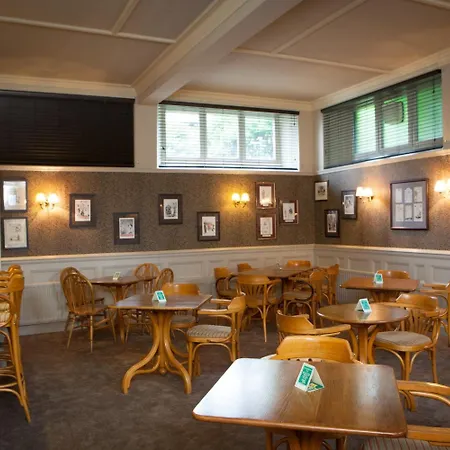 The Lamplighter Dining ~ Πανσιόν