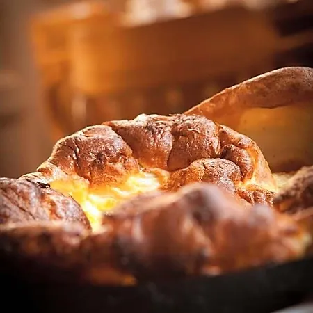 The Lamplighter Dining ~ בית הארחה ווינדרמר