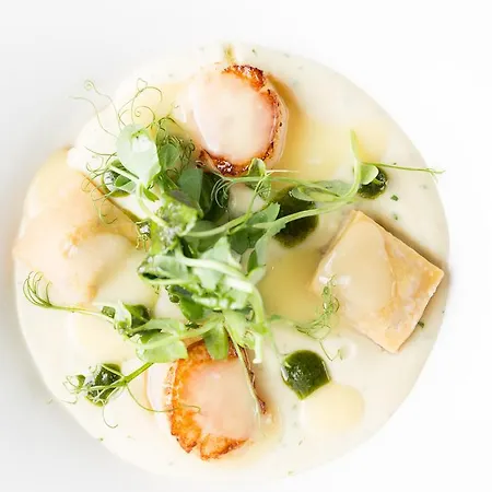 בית הארחה The Lamplighter Dining ~ 4*