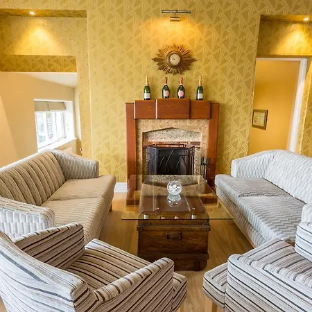 The Lamplighter Dining ~ Πανσιόν 4*