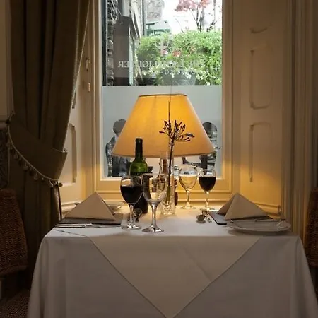 The Lamplighter Dining ~ ווינדרמר