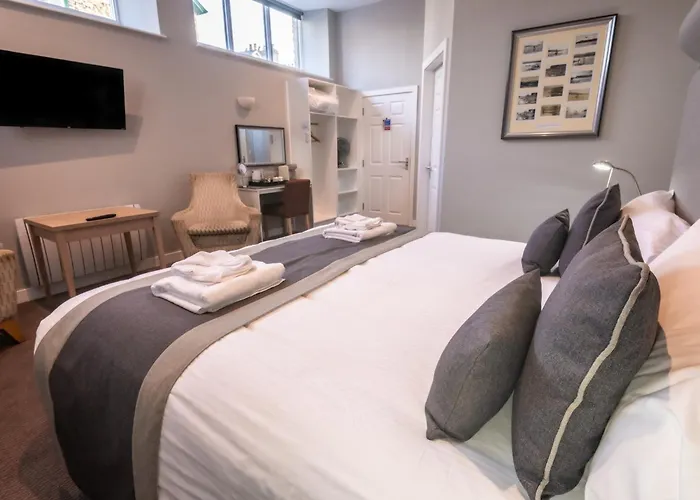 The Lamplighter Dining ~ Penzion Windermere