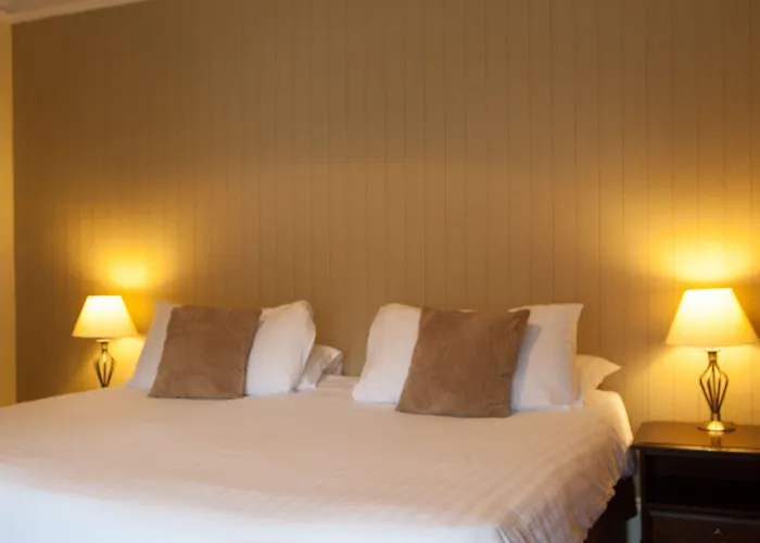 The Lamplighter Dining ~