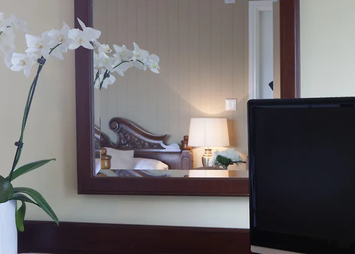 The Lamplighter Dining ~ 4*