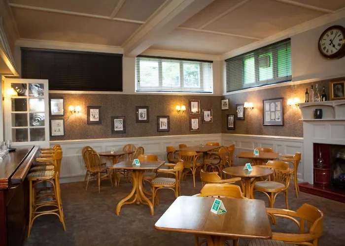 The Lamplighter Dining ~ Penzion