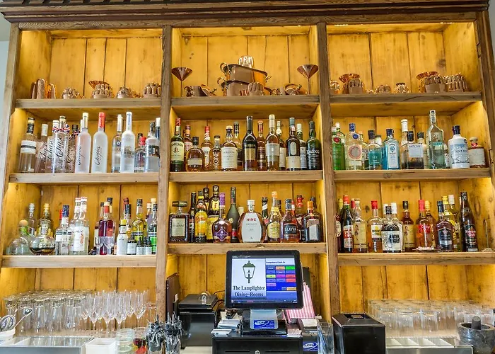 The Lamplighter Dining ~ 4*